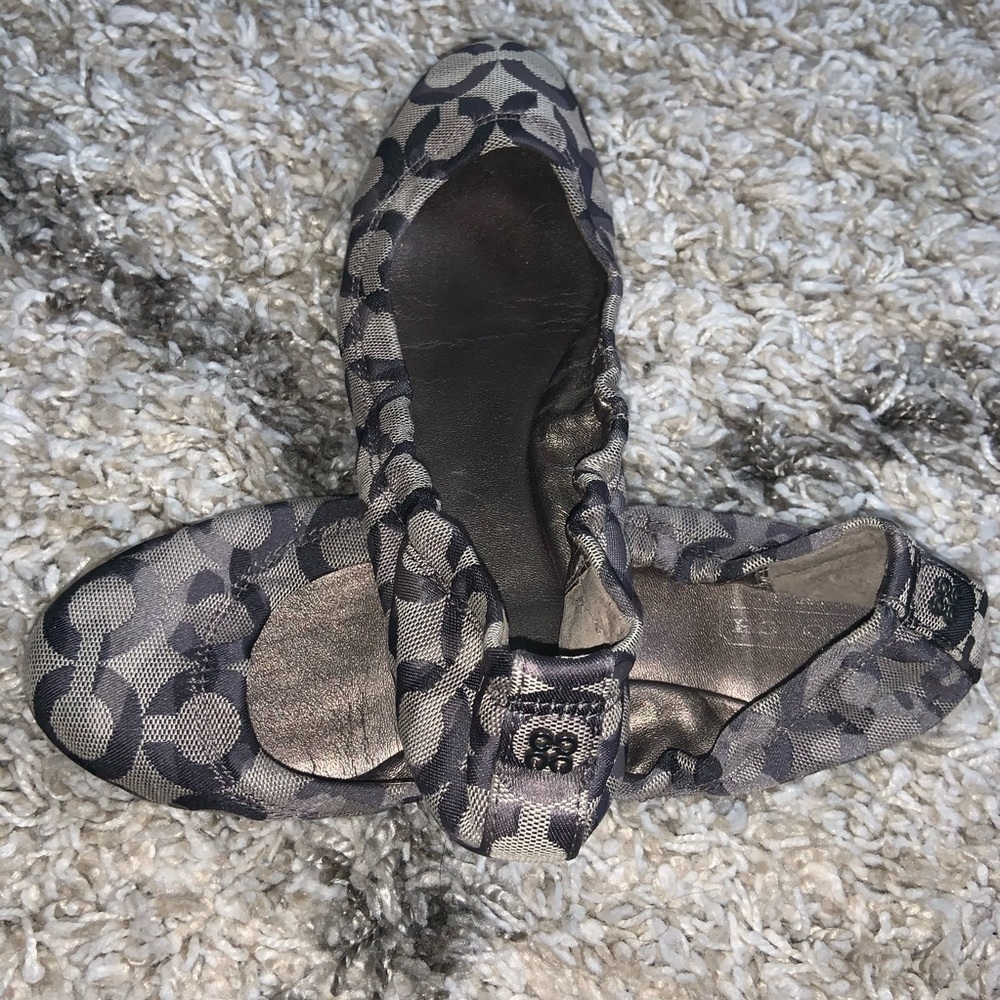 Women’s (used) Coach Ballet Flats Size 6 - Picture 2 of 4